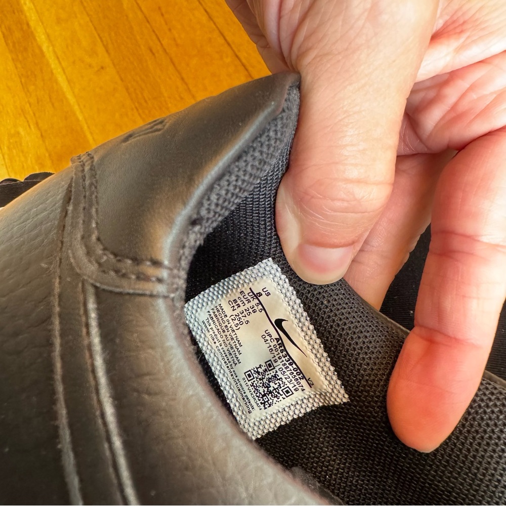 Nike women’s Air Force 1s, black leather - Picture 4 of 4